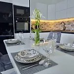 J&d Luxury